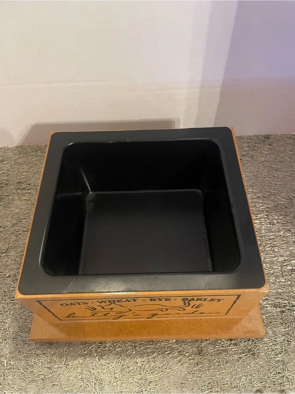 Pioneer Pet Kitty Garden Cat Grass Planter Wooden Box #3844 Excellent Condition)